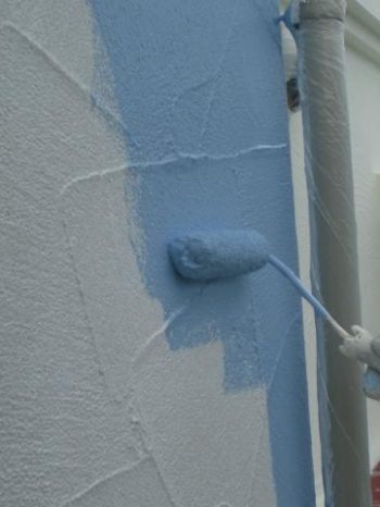 我孫子市B様邸の外壁中塗りの様子