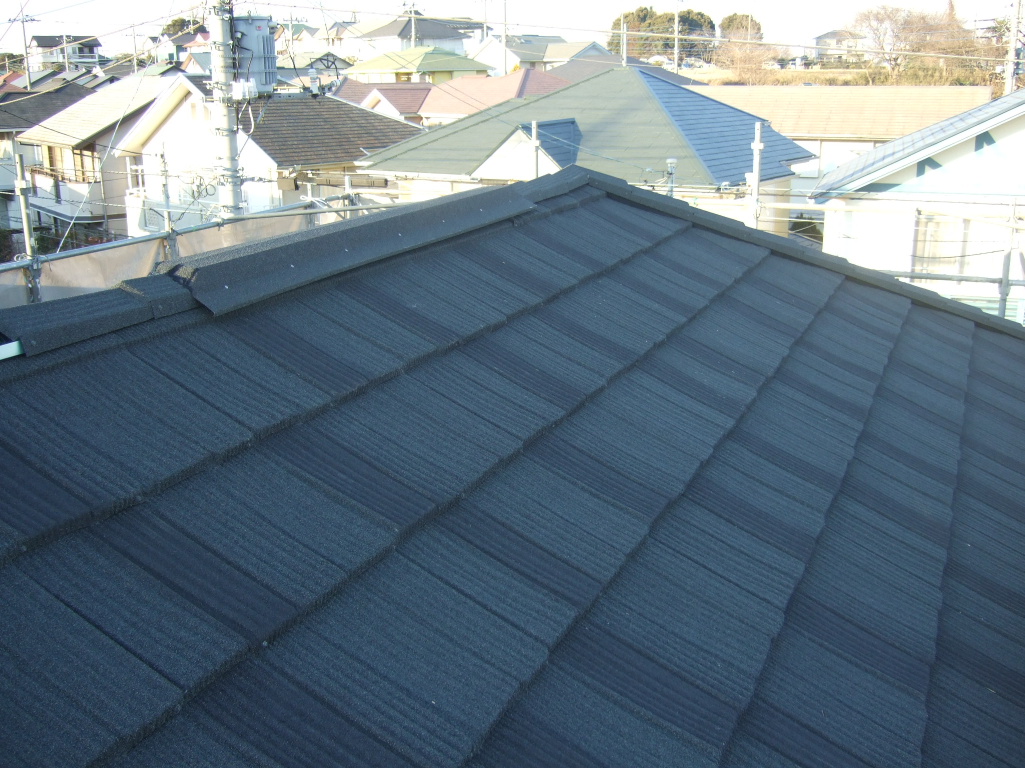 柏市U様邸の屋根カバー工法後の様子