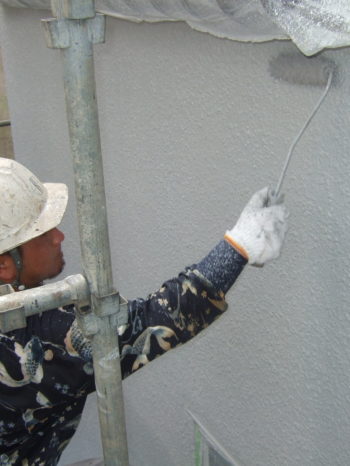 柏市T様邸の外壁塗装の様子