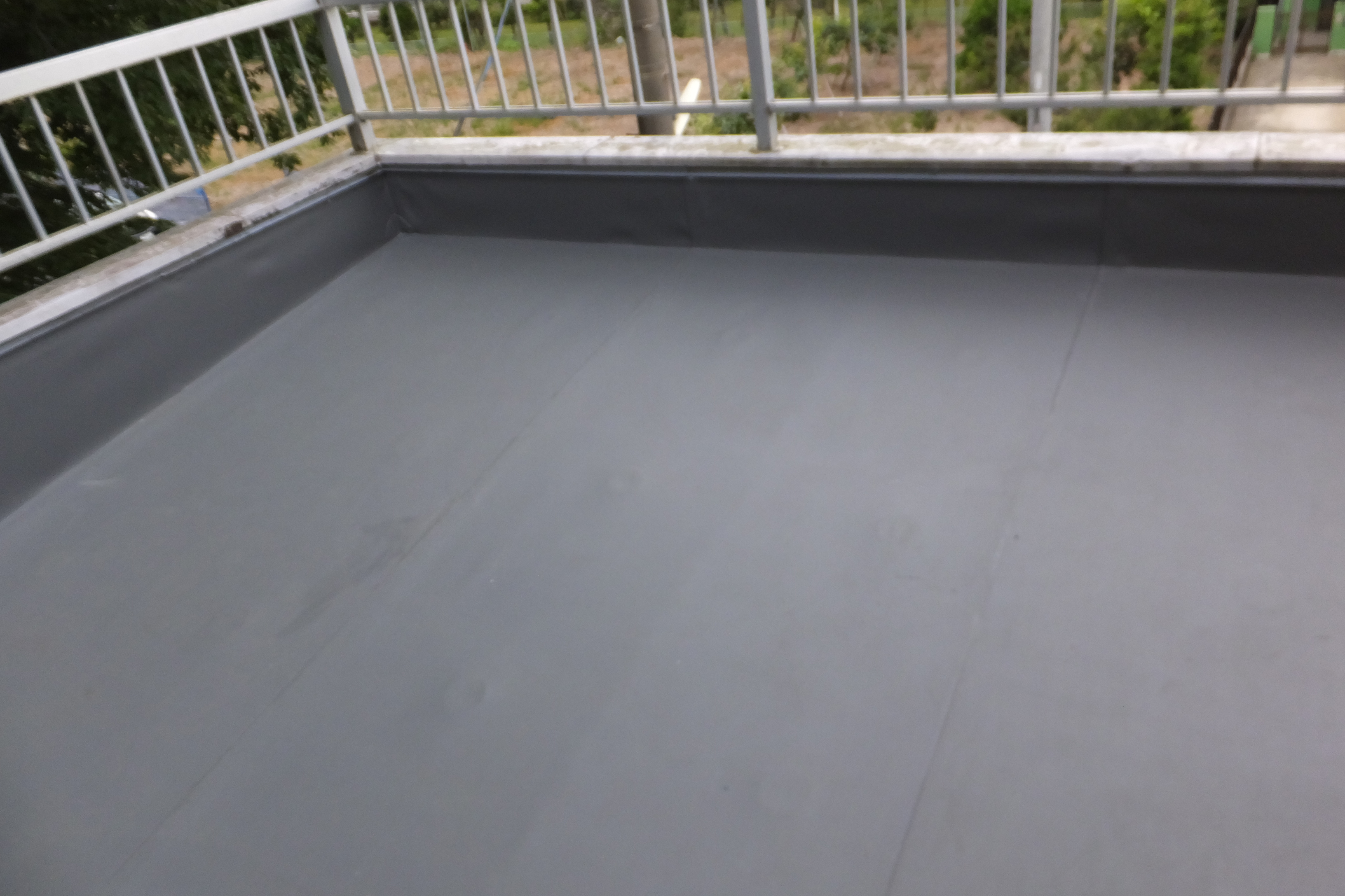 M様邸のベランダ改修工事の様子