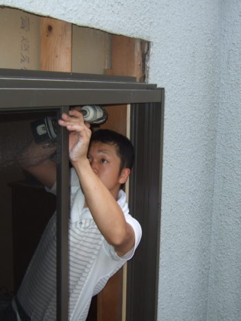 柏市T様邸のサッシ交換の様子