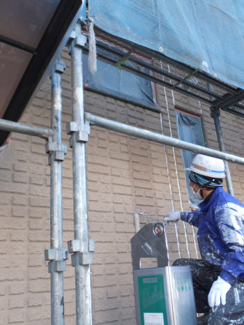 白井市W様邸の外壁塗装の様子