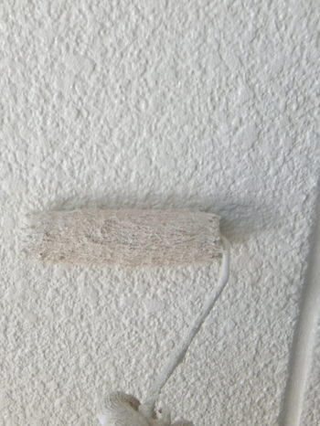 柏市N様邸の外壁上塗りの様子