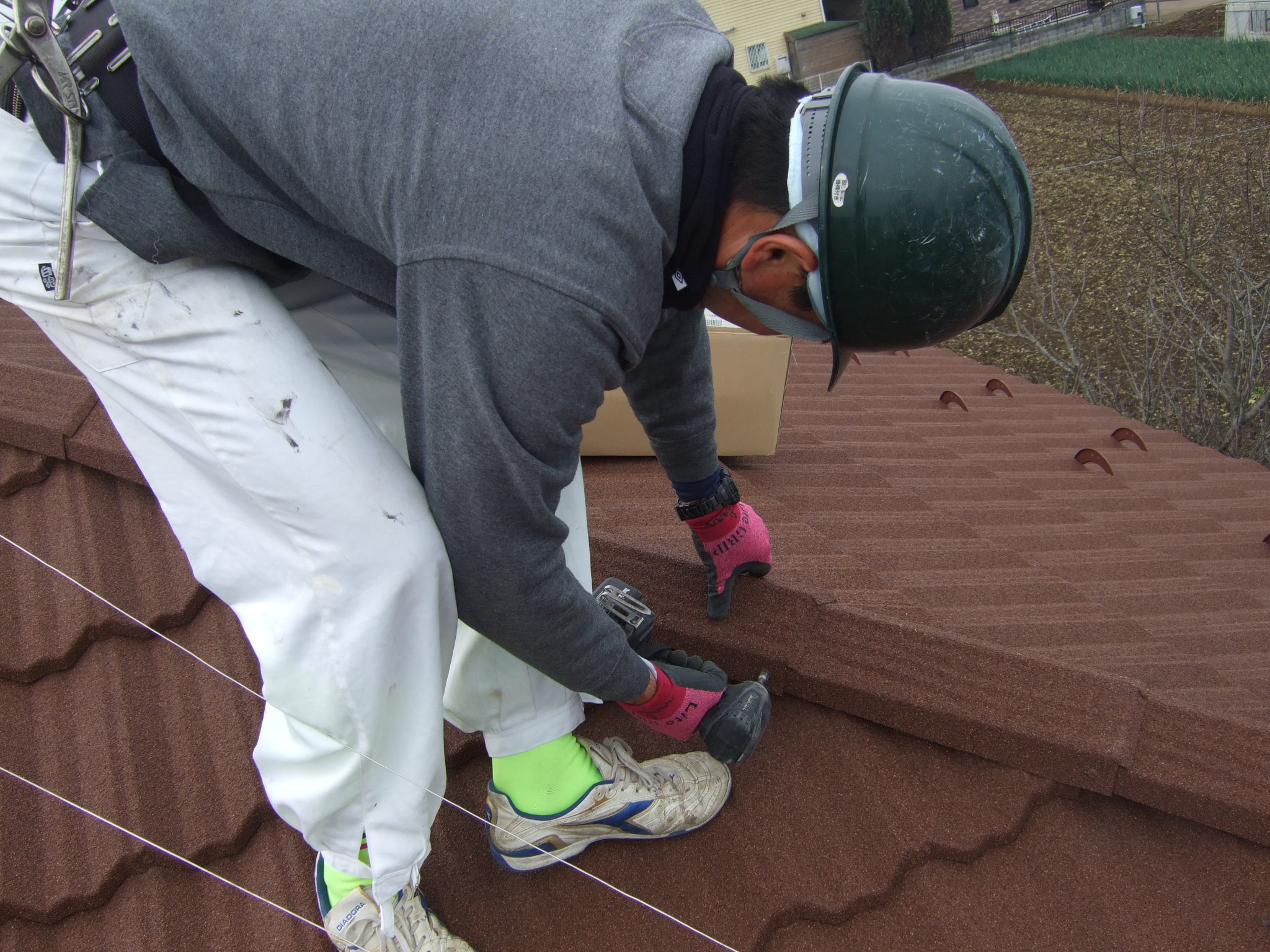 K様邸の屋根カバー工法の様子