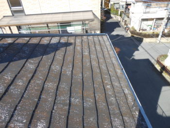 柏市T様邸の屋根カバー工法前の様子