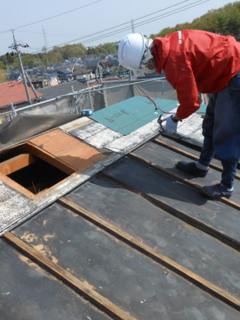 柏市T様邸の屋根工事の様子