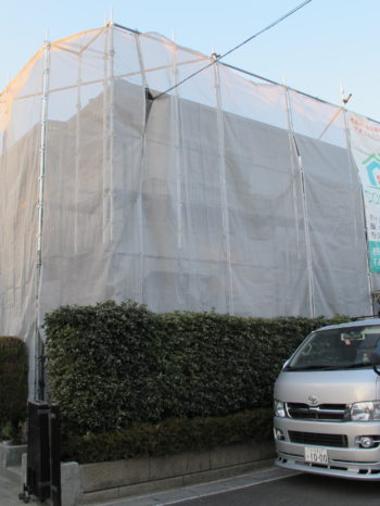 S様邸の足場組立の様子。