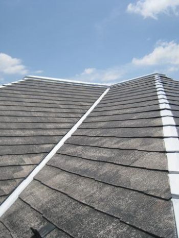 柏市M様邸の屋根の錆止め塗装後の様子