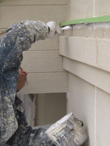 柏市T様邸の外壁塗装の様子