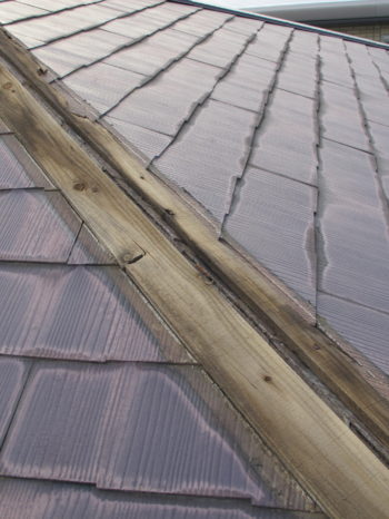 S様邸の屋根カバー工法前の様子