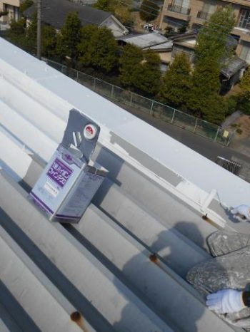 三郷市倉庫の屋根錆止め塗装