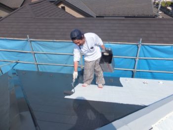 我孫子市I様邸屋根の中塗りの様子