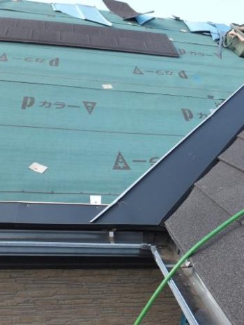 我孫子市K様邸の屋根カバー工法の様子
