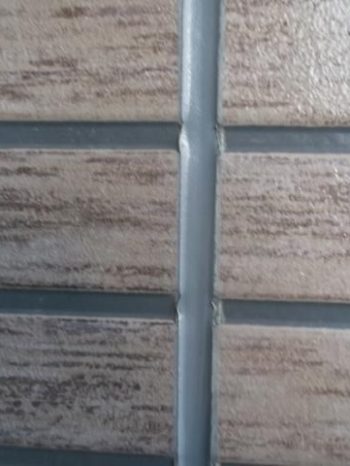 我孫子市K様邸の外壁目地シーリング打ち替えが完了した様子