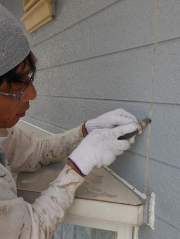 守谷市M様邸のサイディング目地シーリング打ち替えの様子