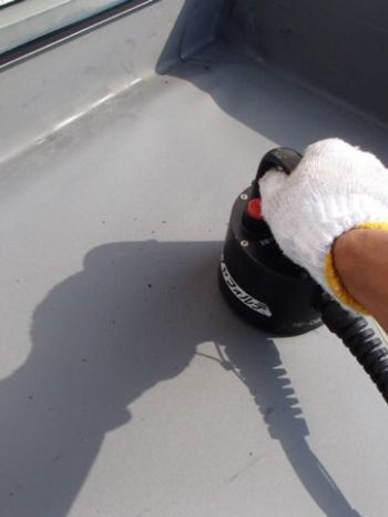 柏市N様邸の電気溶着している様子