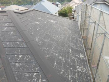 守谷市Y様邸の屋根カバー工法前の様子