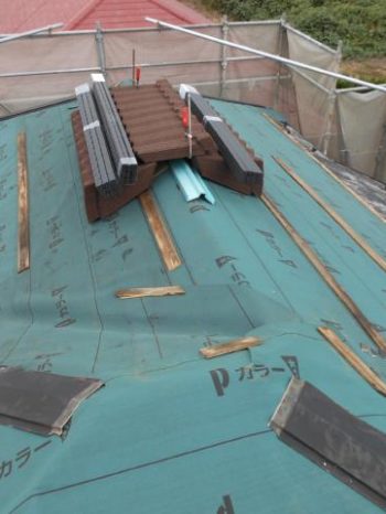 守谷市Y様邸の屋根のルーフィング敷き込みが完了したところ