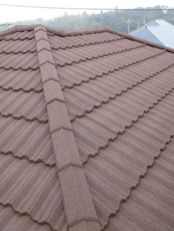 守谷市Y様邸の屋根カバー工法が完了したところ