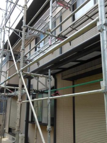 牛久市S様邸の足場の組み立て