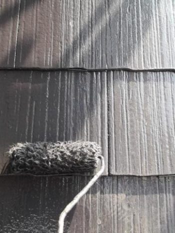 牛久市T様邸の屋根の上塗り