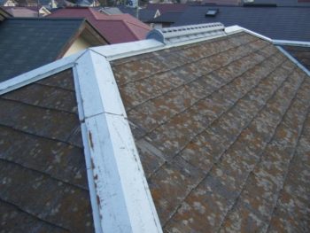 柏市U様邸の屋根カバー工法前の様子