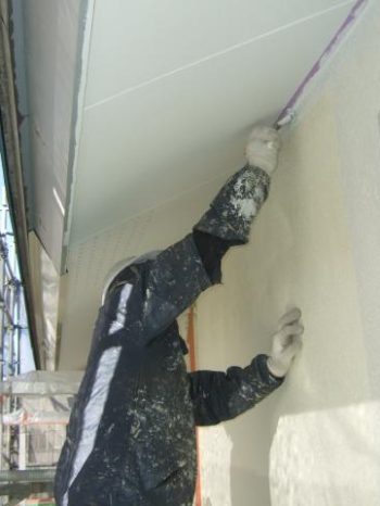 柏市U様邸の外壁塗装の様子