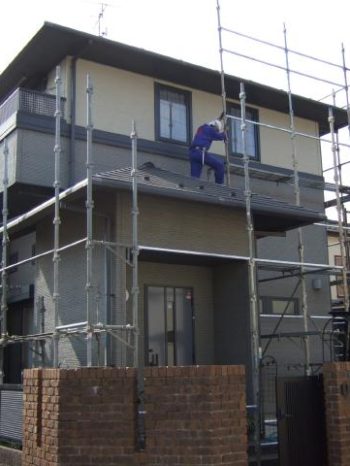 鎌ケ谷市S様邸の足場の組み立て